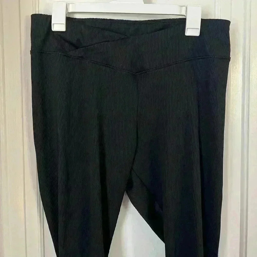 black H&M leggings ribbed criss cross front size XL